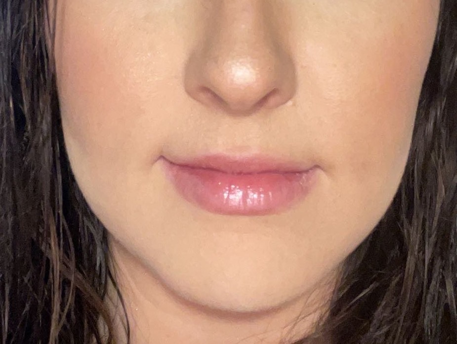 a close up of a woman